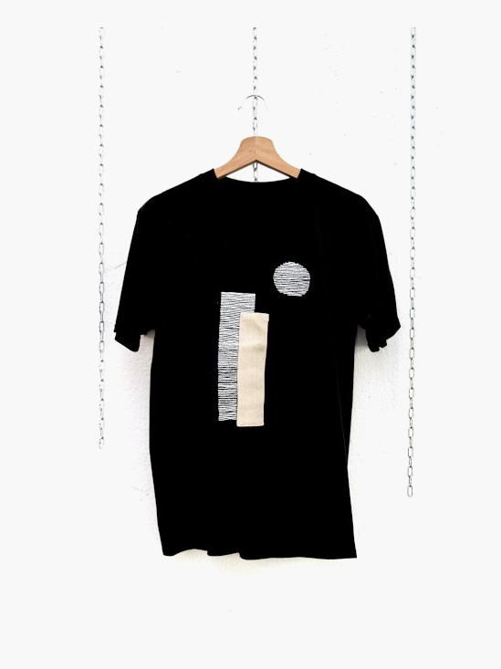 Camiseta mimaría hempworks CASTRO 01 de color negro en colaboración con el artista urbano SONEK